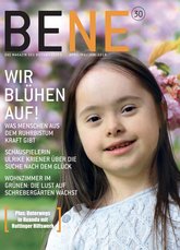 Das Cover des Bene Magazins Nummer 30 zeigt ein lächelndes Kind 